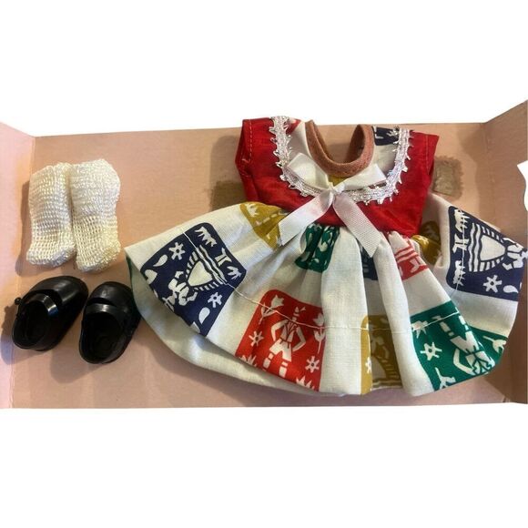 Vintage Woolworth Doll Fashion in box - Picture 3 of 4